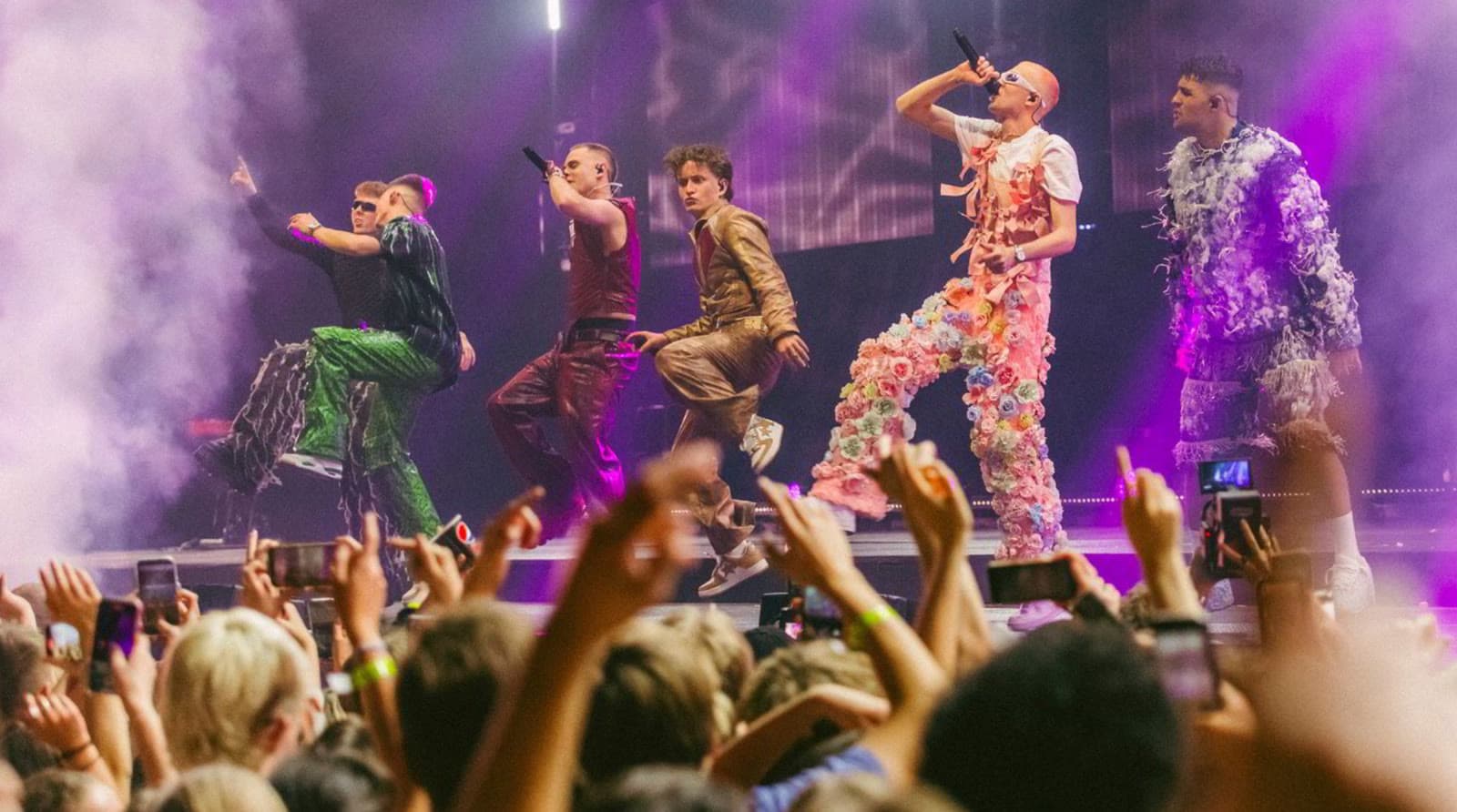 Artists on stage wearing Fvntasi